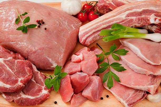 Adăugați acest ingredient în muschiul de porc pentru o carne fragedă, topită în gură