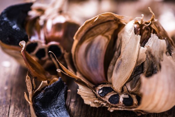 Un astfel de sirop făcut din murături și miere a fost făcut de bunica mea. Îmbunătățește imunitatea și are un gust bun