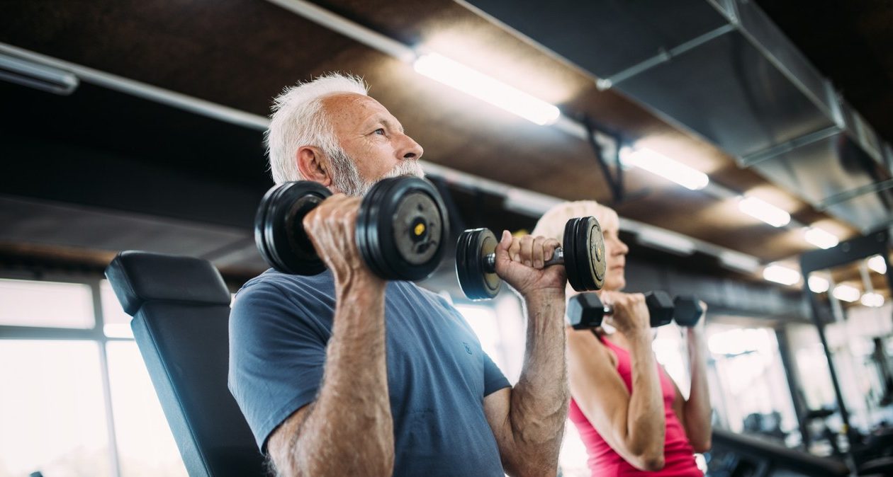 Acestea sunt cele mai bune exerciții pentru seniori. Acestea scad vârsta biologică a corpului