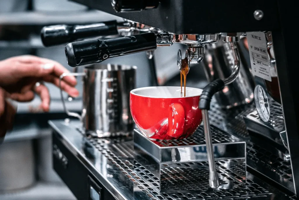 O beau în loc de cafea obișnuită. Nu are cofeină, dar este un excelent stimulent și te ajută să te concentrezi.