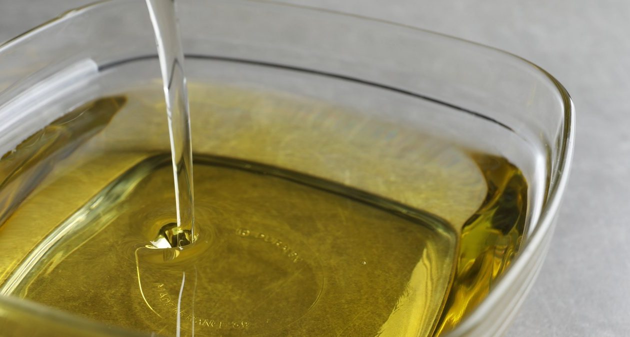 În bucătărie folosesc ulei de la cel mai sănătos condiment. Calmează nervii, îmbunătățește digestia și întărește imunitatea