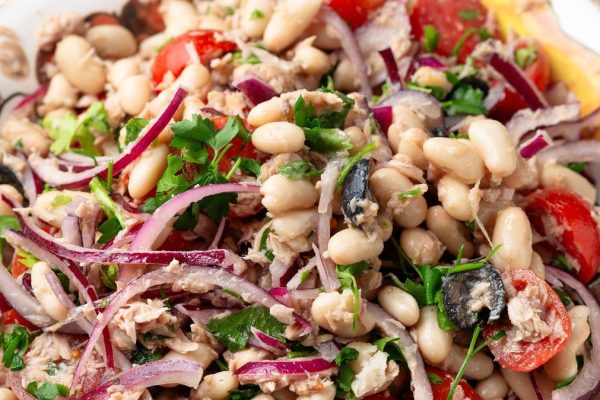 Italienii mănâncă în salate și cu paste. Ajută la controlul zahărului, are o mulțime de vitamine